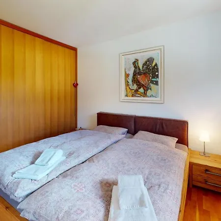 Quadratscha 12 Apartment Samedan
