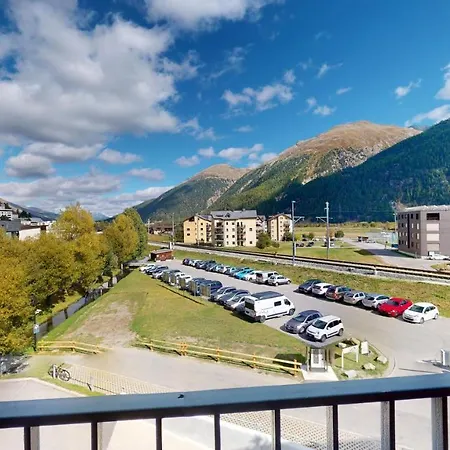 Lejlighed Quadratscha 12 *