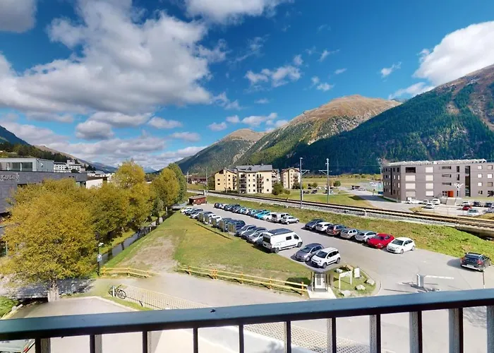 Appartement Quadratscha 12 *